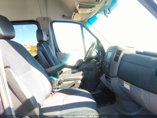 Photo 4 VIN: WD4PE8CC3E5860110 - MERCEDES-BENZ SPRINTER CREW VANS 