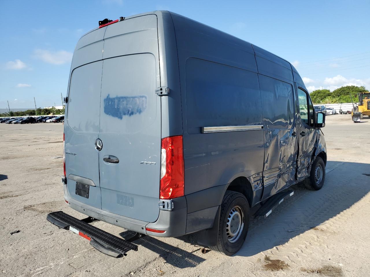 Photo 2 VIN: WD4PF0CD4KP058916 - MERCEDES-BENZ SPRINTER 