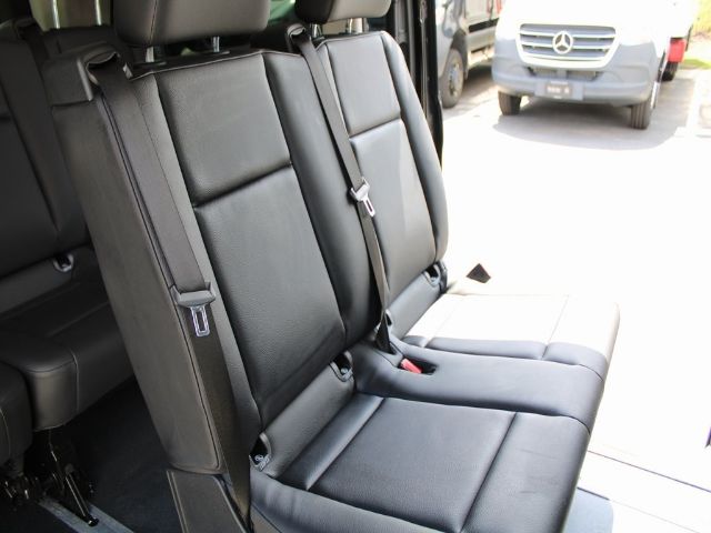 Photo 8 VIN: WD4PG2EE4K3581780 - MERCEDES-BENZ METRIS PASSENGER VAN 