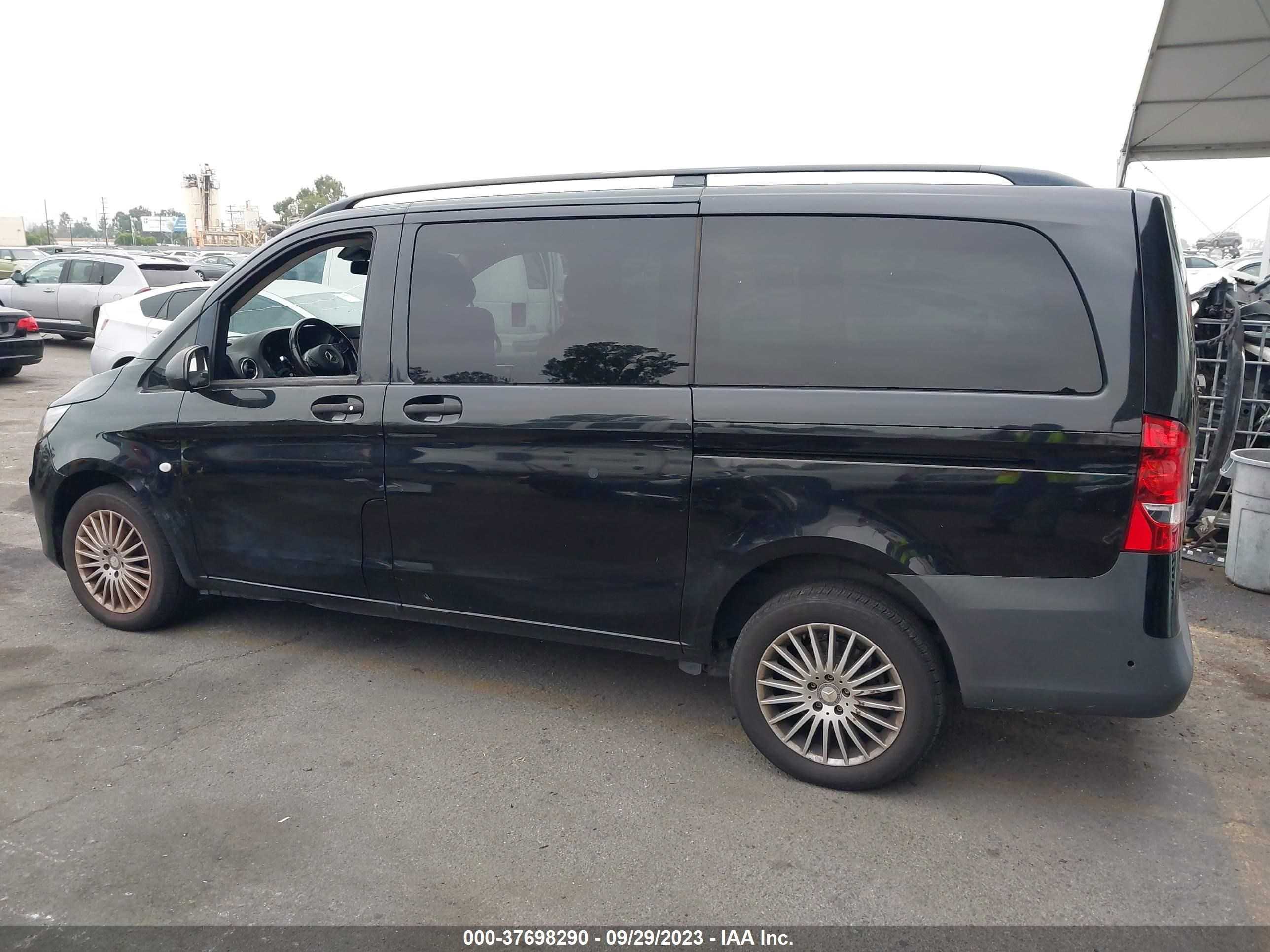 Photo 13 VIN: WD4PG2EE7H3317817 - MERCEDES-BENZ METRIS PASSENGER VAN 