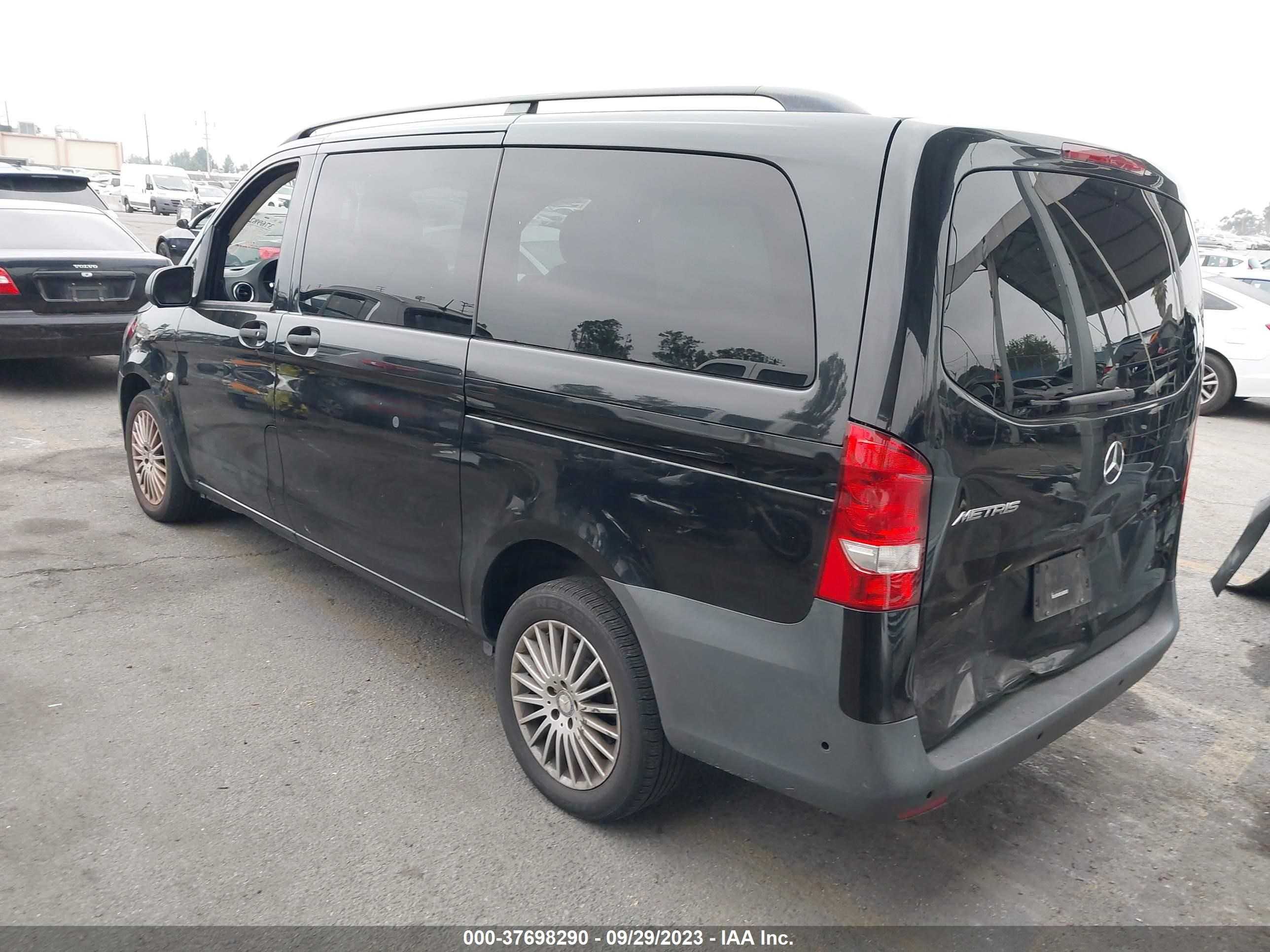 Photo 2 VIN: WD4PG2EE7H3317817 - MERCEDES-BENZ METRIS PASSENGER VAN 