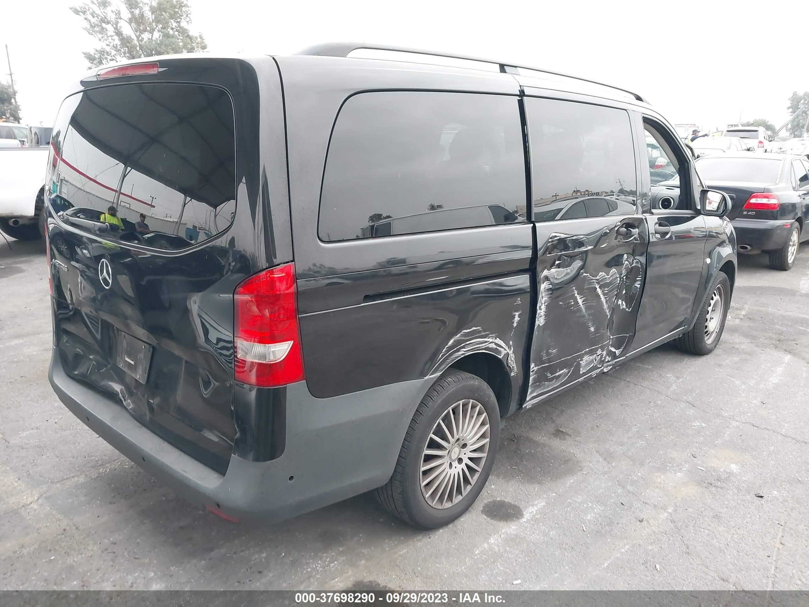 Photo 3 VIN: WD4PG2EE7H3317817 - MERCEDES-BENZ METRIS PASSENGER VAN 