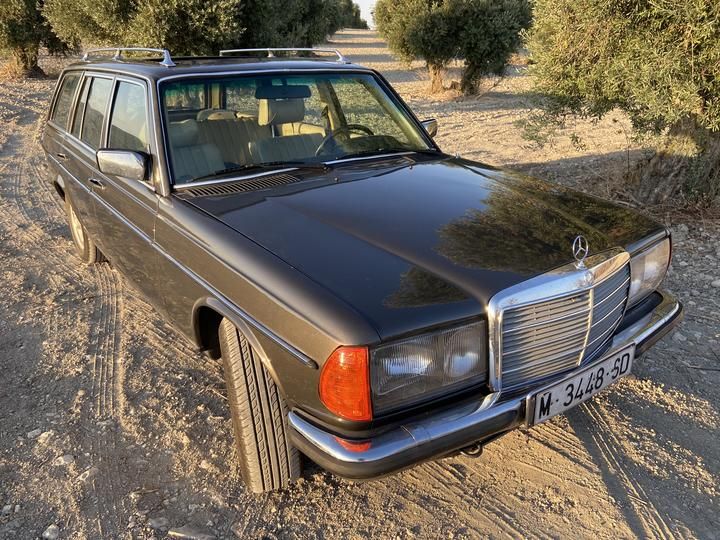 Photo 4 VIN: WDB1231831F020819 - MERCEDES-BENZ 240 TD 