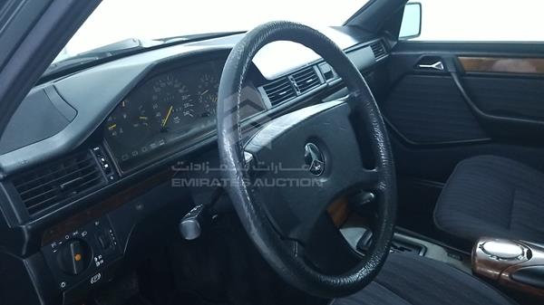 Photo 10 VIN: WDB1240221J013415 - MERCEDES-BENZ E220 