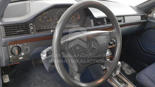 Photo 10 VIN: WDB1240231B693590 - MERCEDES-BENZ E 230 