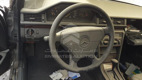 Photo 11 VIN: WDB1240521B891250 - MERCEDES-BENZ 300 