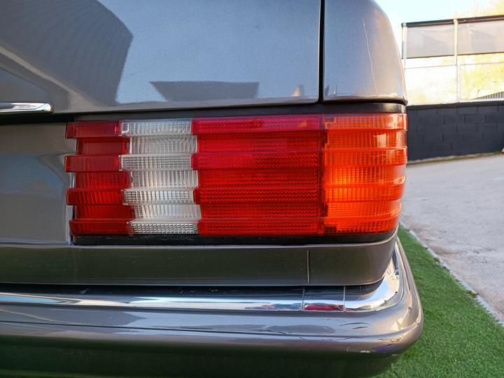 Photo 16 VIN: WDB1260371A142120 - MERCEDES-BENZ 500 