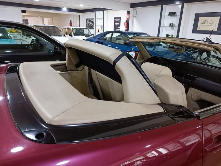 Photo 7 VIN: WDB1290631F118770 - MERCEDES-BENZ SL 320 CONVERTIBLE 