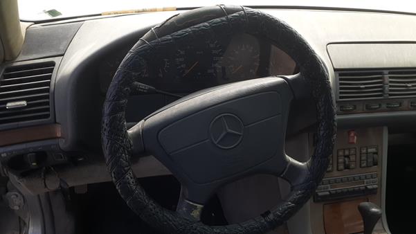 Photo 10 VIN: WDB1400321A020089 - MERCEDES-BENZ SE 500 