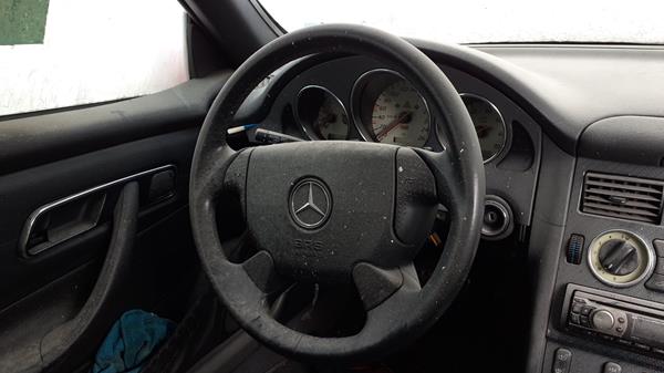 Photo 11 VIN: WDB1704471F151548 - MERCEDES-BENZ SLK230 