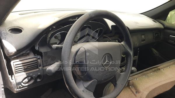 Photo 10 VIN: WDB1704471F155290 - MERCEDES-BENZ SLK230 