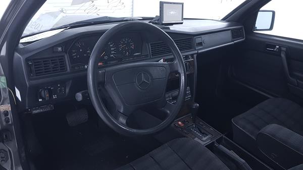 Photo 10 VIN: WDB2010291F894035 - MERCEDES-BENZ 190 E 