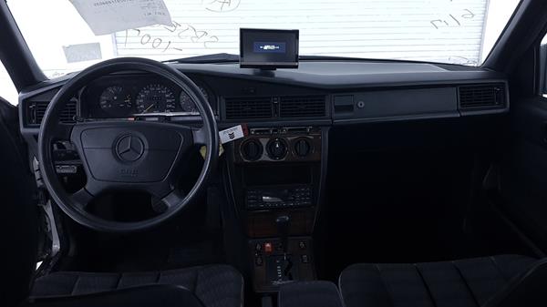 Photo 14 VIN: WDB2010291F894035 - MERCEDES-BENZ 190 E 