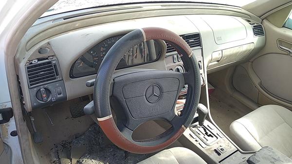 Photo 17 VIN: WDB2020201F775673 - MERCEDES-BENZ C200 