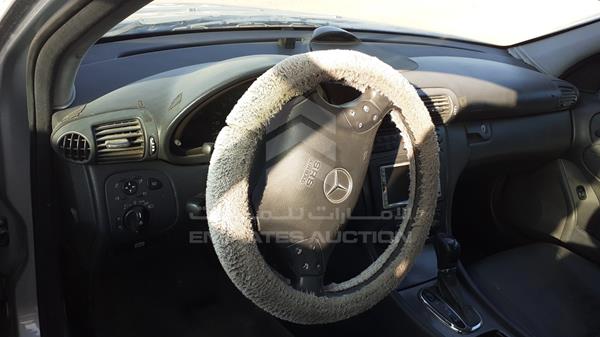 Photo 13 VIN: WDB2032641F149610 - MERCEDES-BENZ C 320 