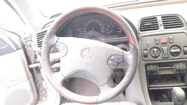 Photo 11 VIN: WDB2083441T084261 - MERCEDES-BENZ CLK 230 