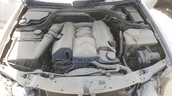 Photo 23 VIN: WDB2083651F000507 - MERCEDES-BENZ CLK320 