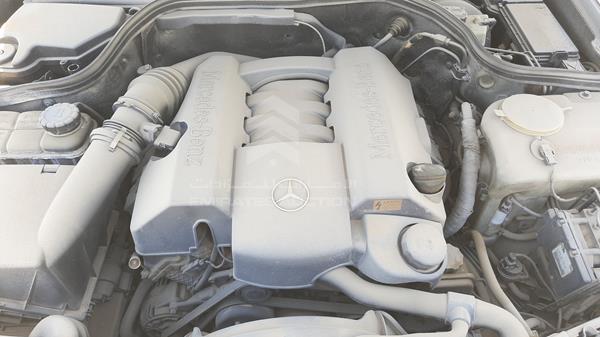 Photo 24 VIN: WDB2083651F000507 - MERCEDES-BENZ CLK320 