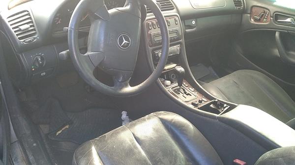 Photo 14 VIN: WDB2083651F010819 - MERCEDES-BENZ CLK320 