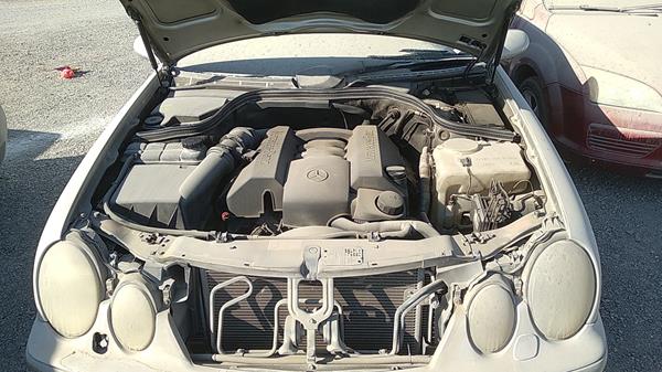 Photo 23 VIN: WDB2083651F010819 - MERCEDES-BENZ CLK320 