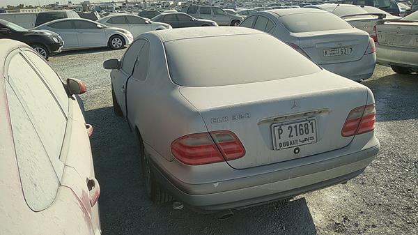 Photo 5 VIN: WDB2083651F010819 - MERCEDES-BENZ CLK320 