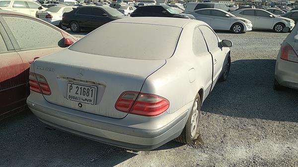 Photo 7 VIN: WDB2083651F010819 - MERCEDES-BENZ CLK320 