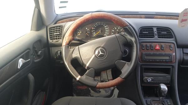 Photo 12 VIN: WDB2083651F024726 - MERCEDES-BENZ CLK320 