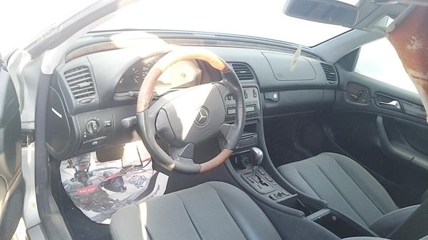 Photo 9 VIN: WDB2083651F024726 - MERCEDES-BENZ CLK320 