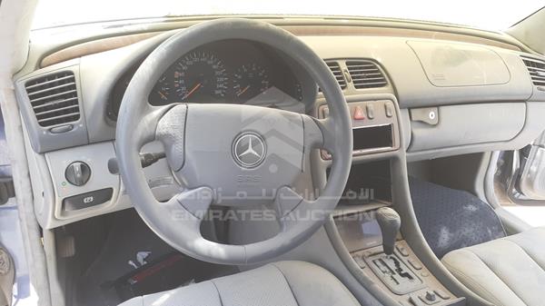 Photo 13 VIN: WDB2083651F028012 - MERCEDES-BENZ CLK320 