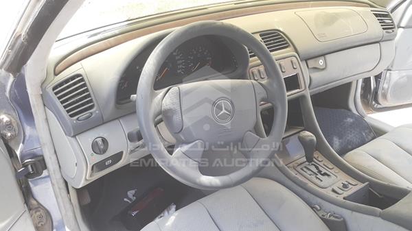 Photo 9 VIN: WDB2083651F028012 - MERCEDES-BENZ CLK320 