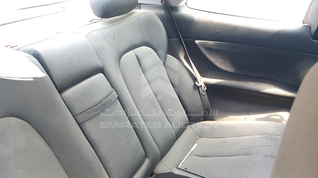 Photo 17 VIN: WDB2083651F050520 - MERCEDES CLK320 