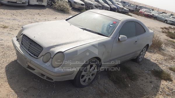 Photo 3 VIN: WDB2083651F072123 - MERCEDES-BENZ CLK320 