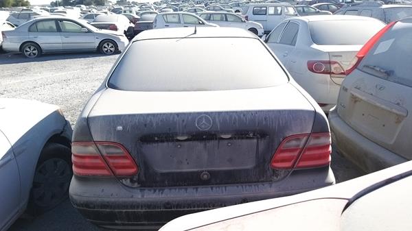 Photo 5 VIN: WDB2083651F160422 - MERCEDES-BENZ CLK320 