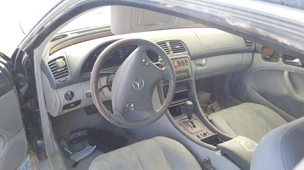 Photo 9 VIN: WDB2083651F160422 - MERCEDES-BENZ CLK320 