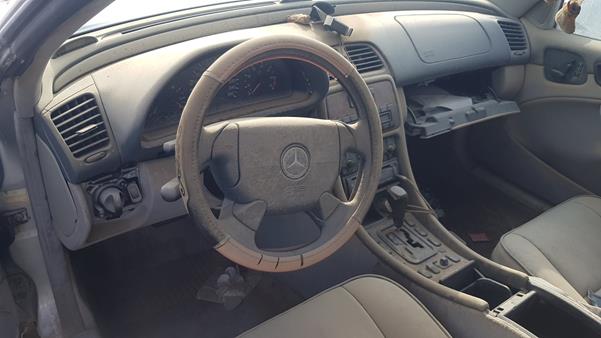 Photo 13 VIN: WDB2084651T009440 - MERCEDES-BENZ CLK320 