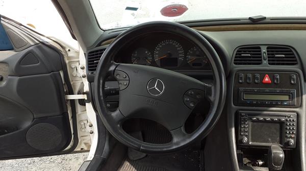 Photo 11 VIN: WDB2084651T118439 - MERCEDES-BENZ CLK320 