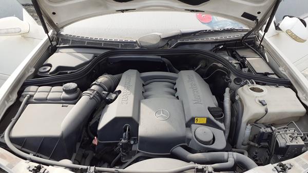 Photo 22 VIN: WDB2084651T118439 - MERCEDES-BENZ CLK320 