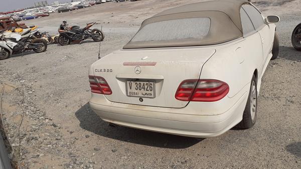 Photo 5 VIN: WDB2084651T118439 - MERCEDES-BENZ CLK320 