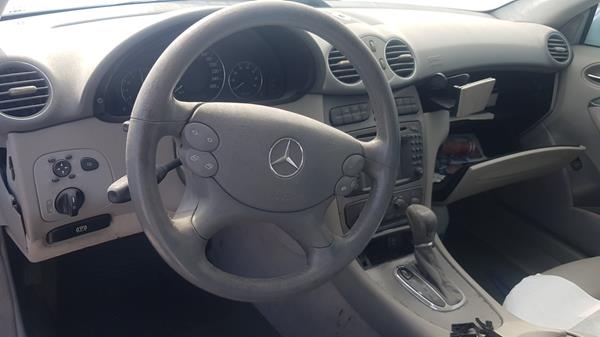 Photo 12 VIN: WDB2093611F013894 - MERCEDES-BENZ CLK 240 