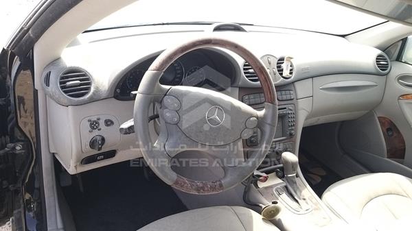 Photo 13 VIN: WDB2093611F097735 - MERCEDES-BENZ CLK320 