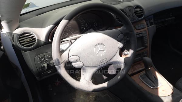 Photo 11 VIN: WDB2093651F025145 - MERCEDES-BENZ CLK320 