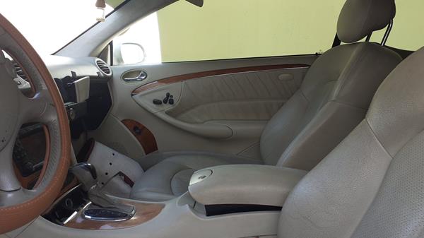 Photo 12 VIN: WDB2093651F046786 - MERCEDES-BENZ CLK320 