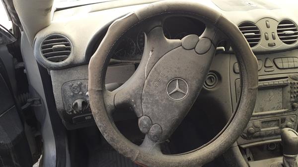 Photo 11 VIN: WDB2093751F033524 - MERCEDES-BENZ CLK 500 