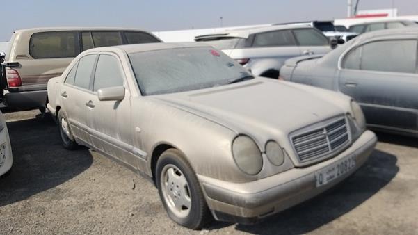 Photo 8 VIN: WDB2100371A353760 - MERCEDES-BENZ E200 