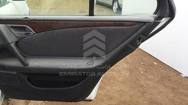 Photo 18 VIN: WDB2100551A024738 - MERCEDES-BENZ E320 