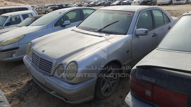 Photo 8 VIN: WDB2100551A041591 - MERCEDES E320 