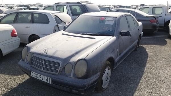 Photo 4 VIN: WDB2100611A748383 - MERCEDES-BENZ E320 