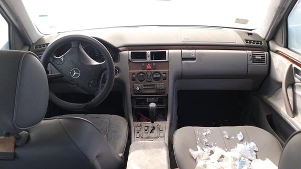 Photo 13 VIN: WDB2100621B322136 - MERCEDES-BENZ E 320 