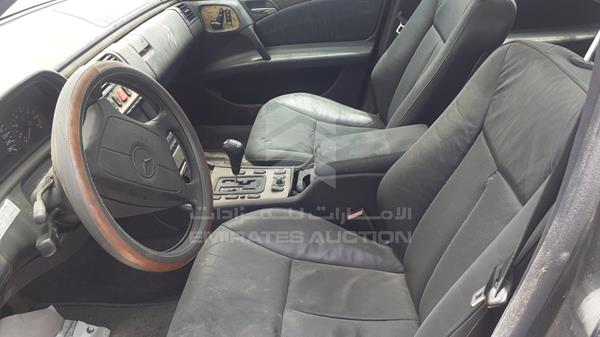 Photo 10 VIN: WDB2100651A472938 - MERCEDES-BENZ E320 