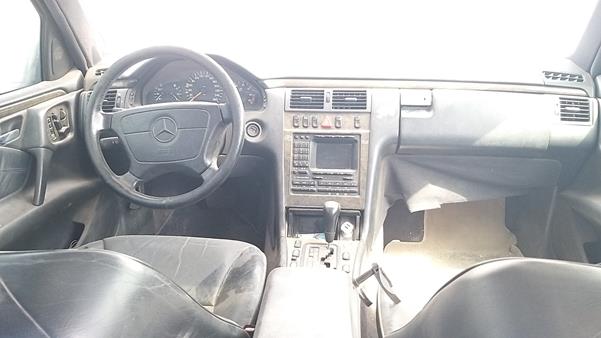 Photo 15 VIN: WDB2100701A567171 - MERCEDES-BENZ E430 